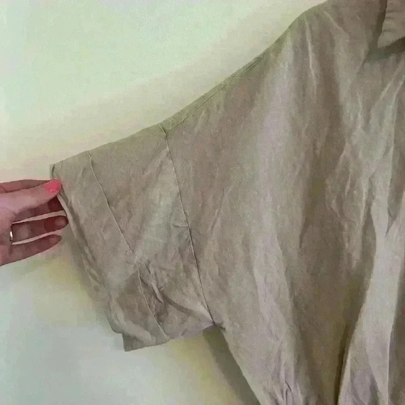 BLANK NYC Linen Blend Short Sleeve Collared Romper Beige Tan Size Medium Pockets - Picture 5 of 8